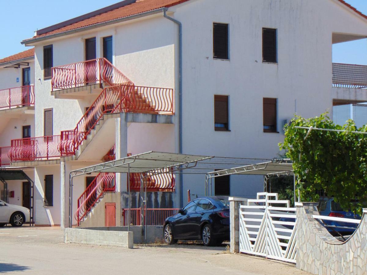 Apartment Mia Malinska Exterior photo